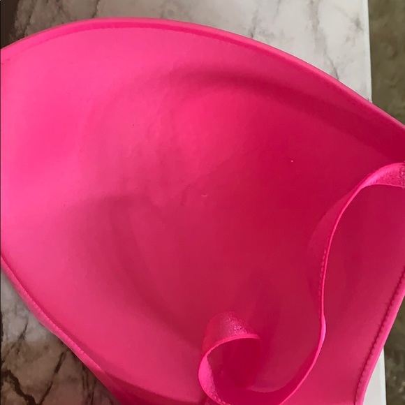 NWOT Victoria’s Secret bright pink bra - Picture 7 of 8